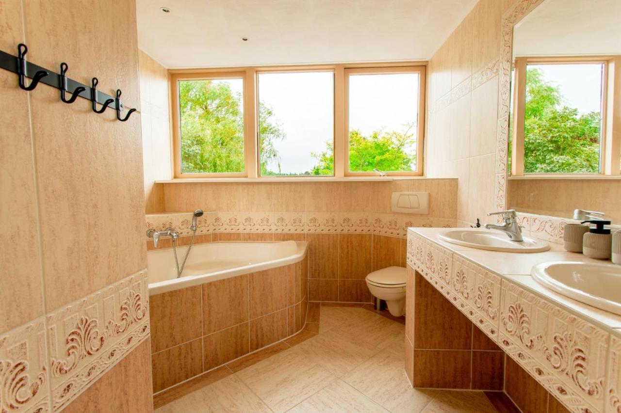 Beautiful American Style Villa With Heated Pool And Jacuzzi Heerhugowaard Exteriér fotografie